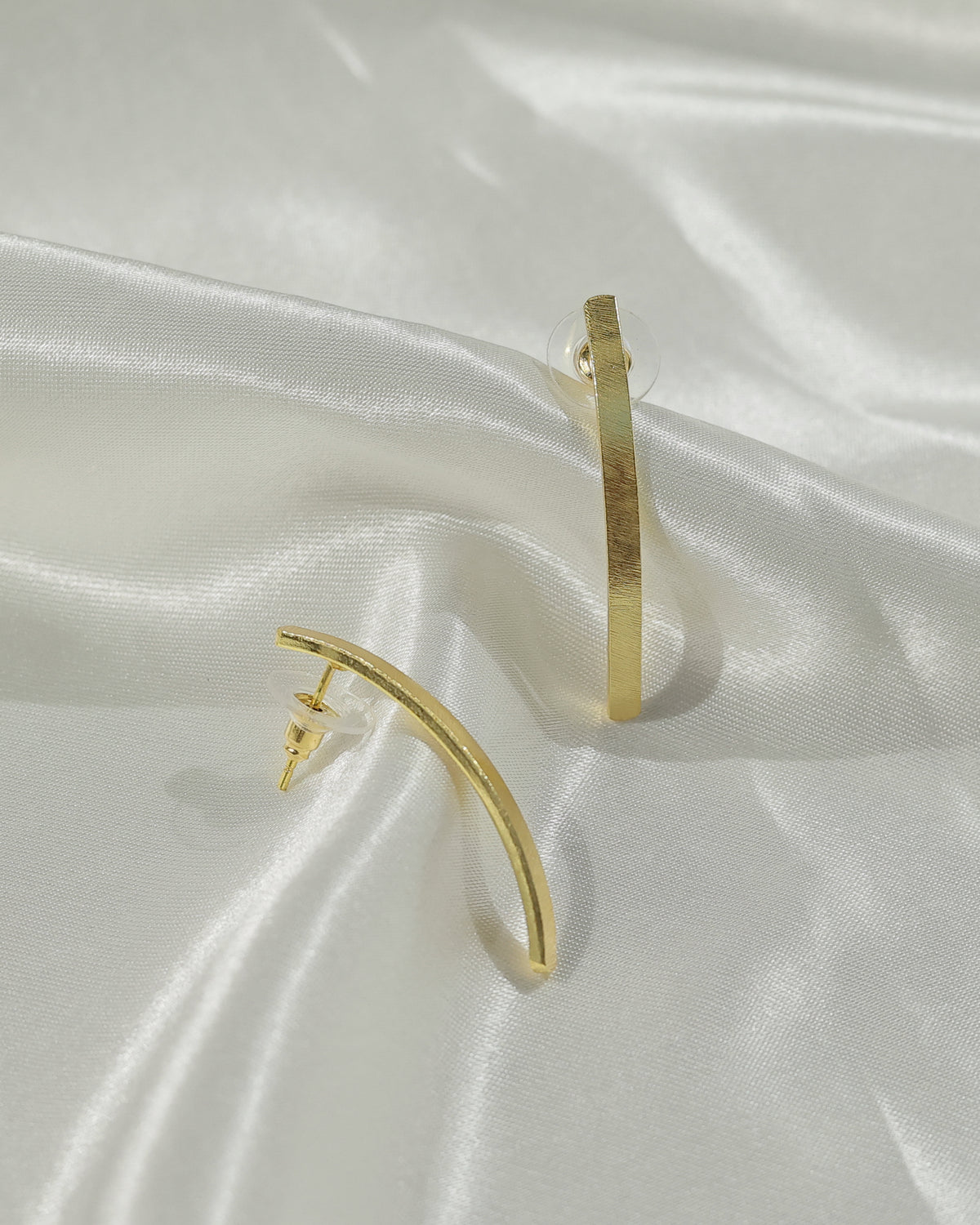 Slim Curved Hoop Earrings