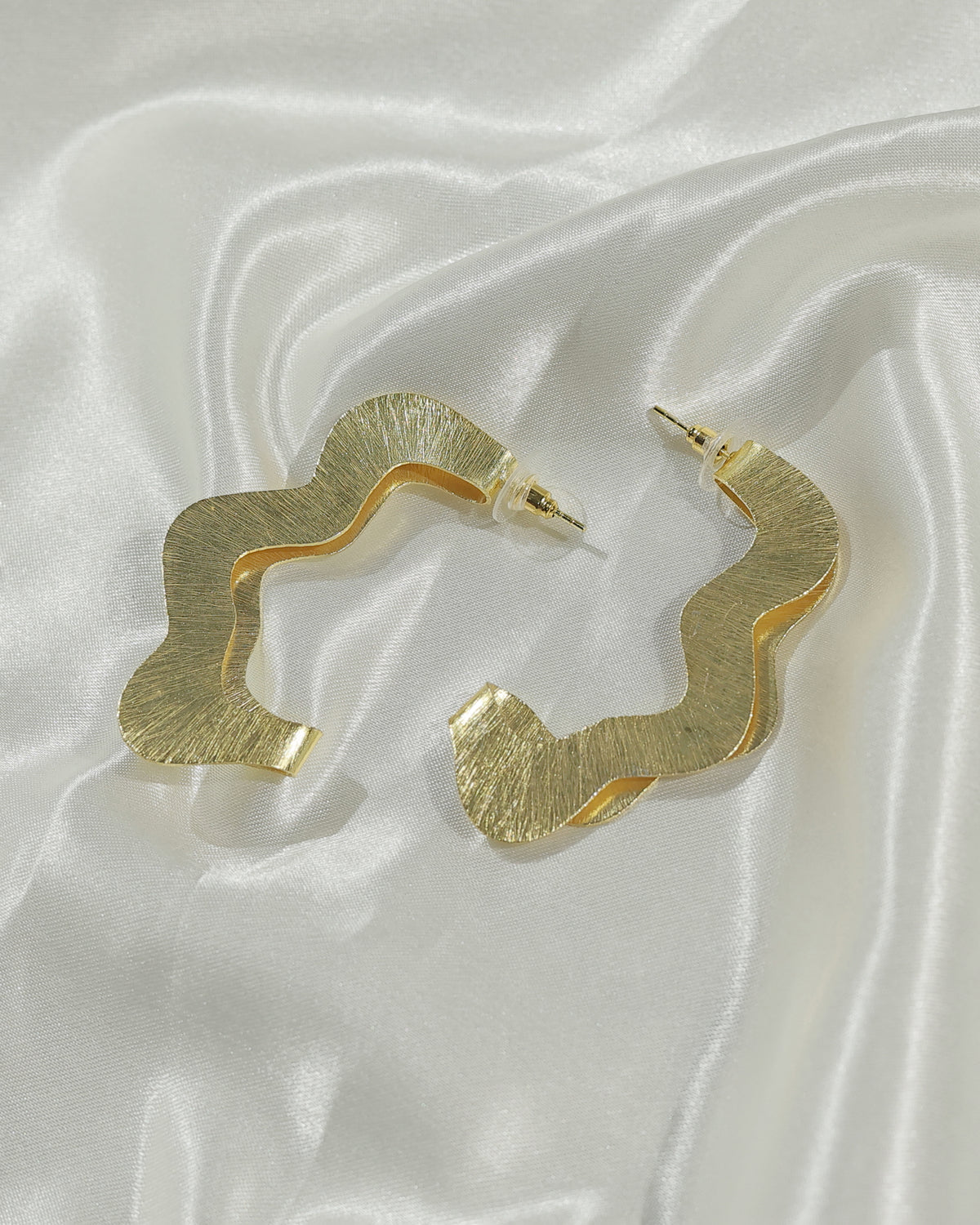 Textured Open Curve Stud Earrings
