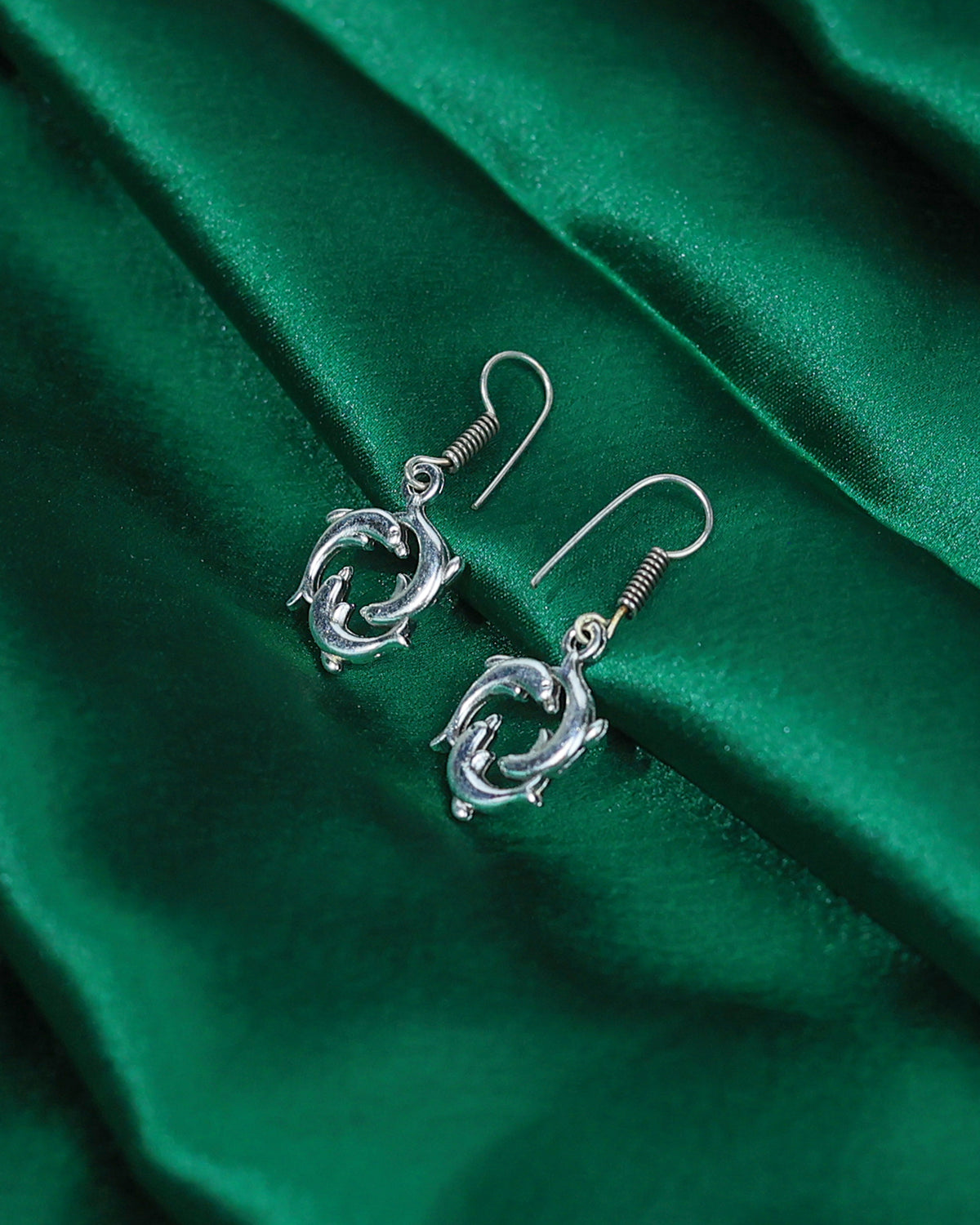 Interlocking Circle Drop Earrings