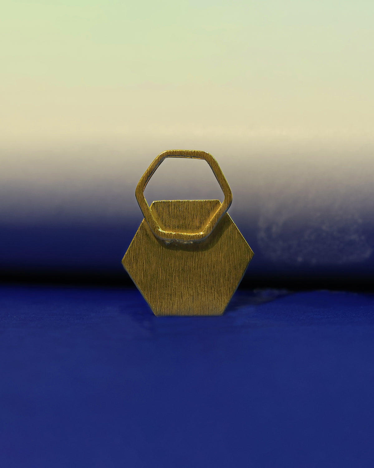 Golden Hexagon Geometric Ring