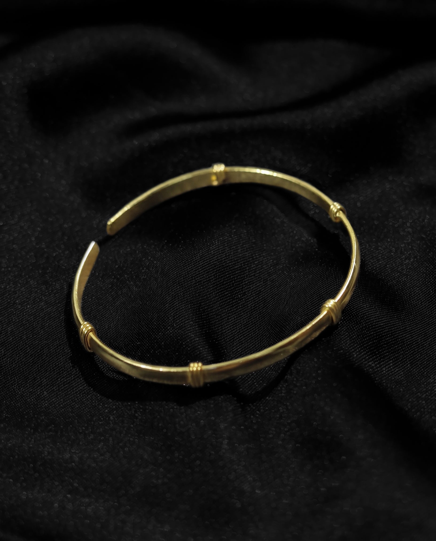 Classic Ring Accent Brass Bracelet