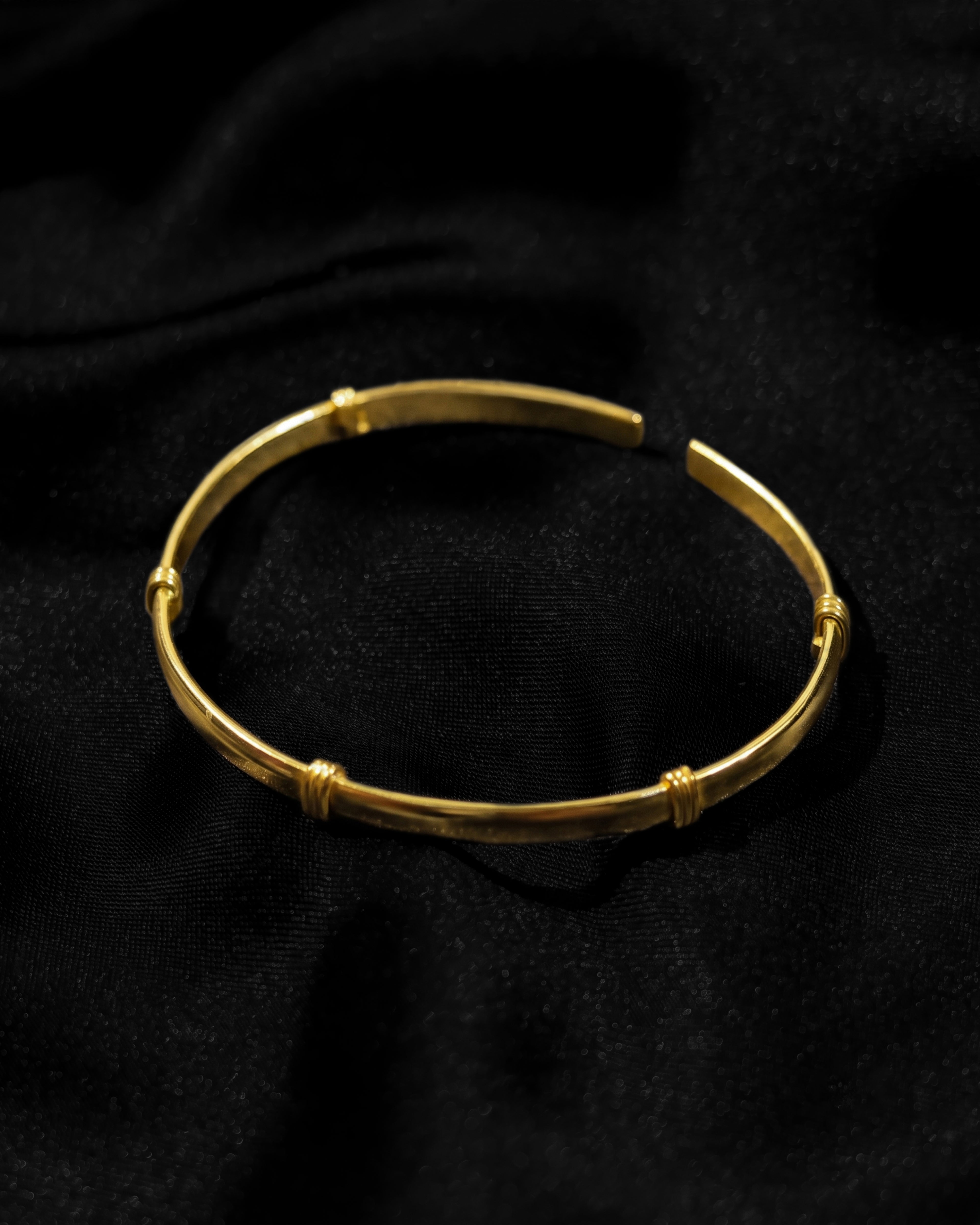 Classic Ring Accent Brass Bracelet