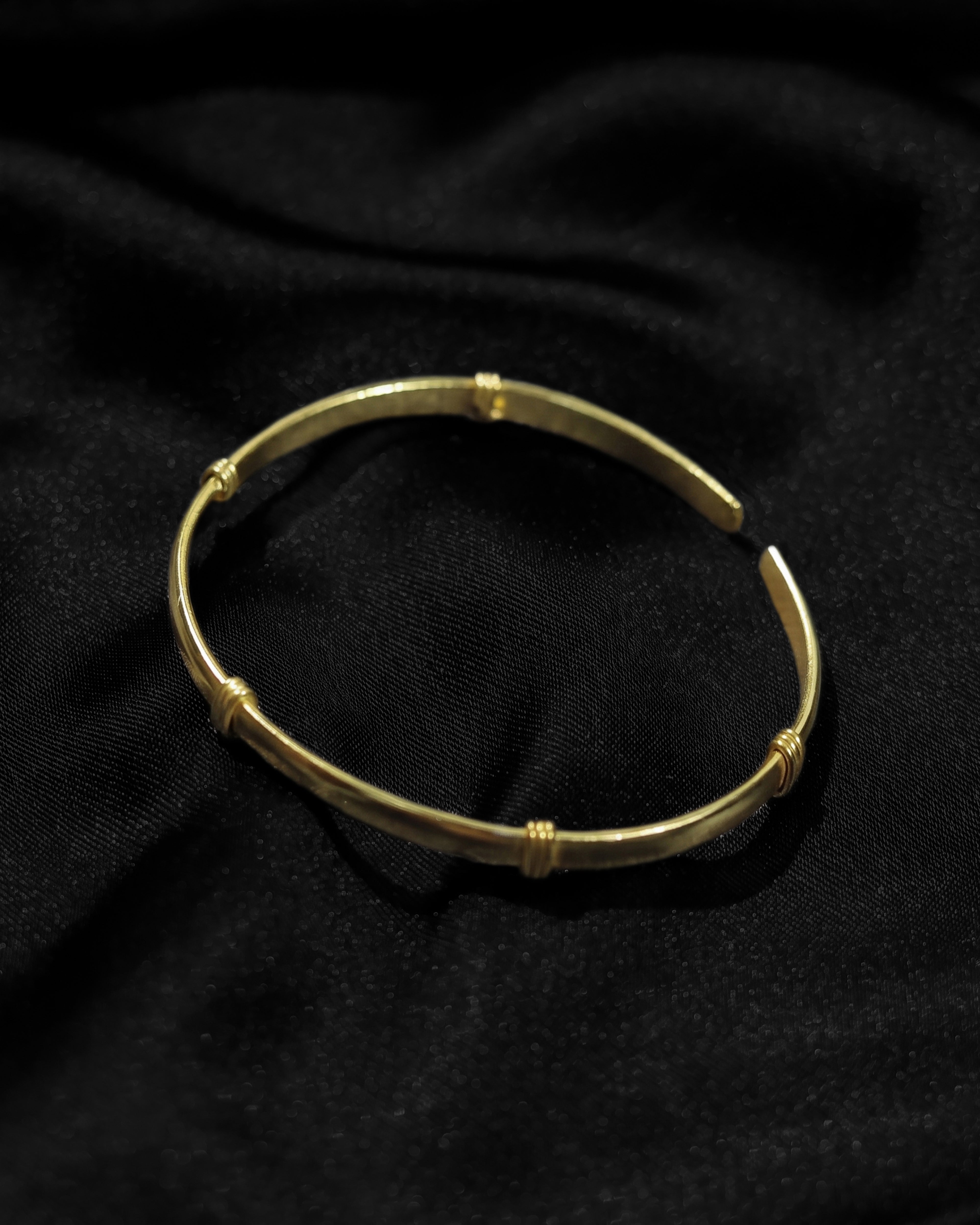 Classic Ring Accent Brass Bracelet