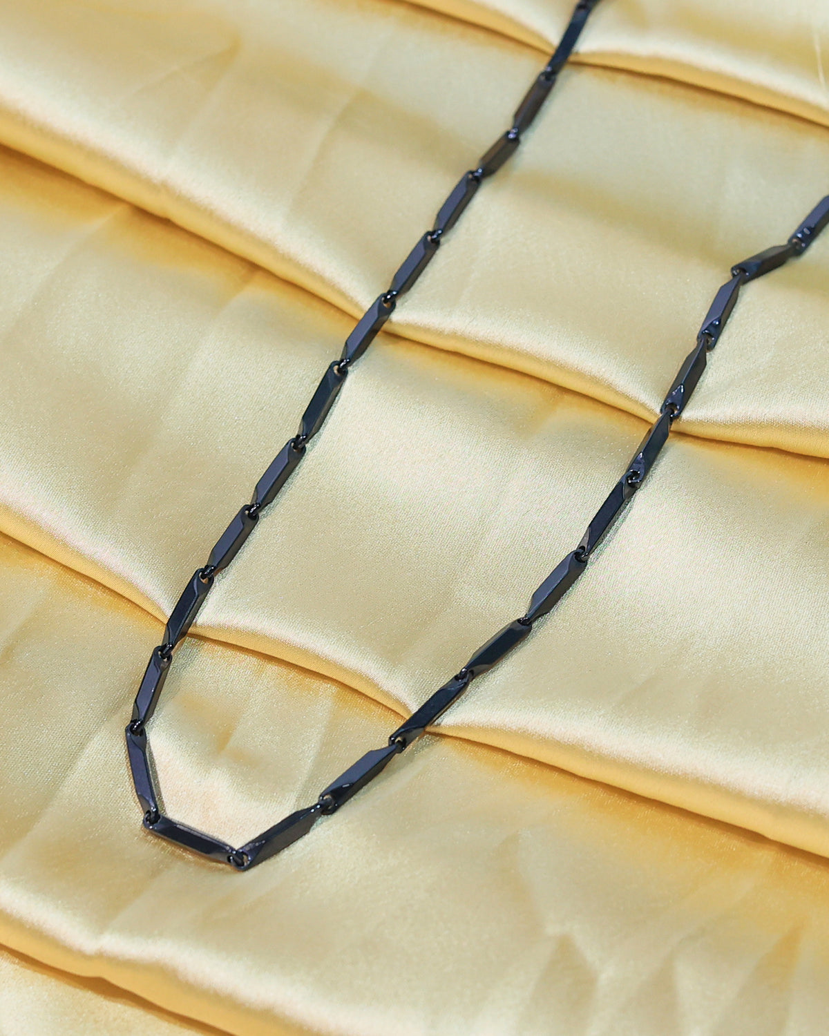 Classic Geometric Link Chain