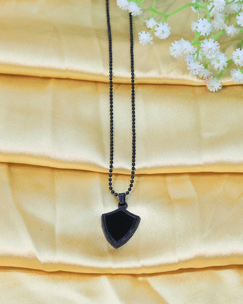 Contemporary pendant chain