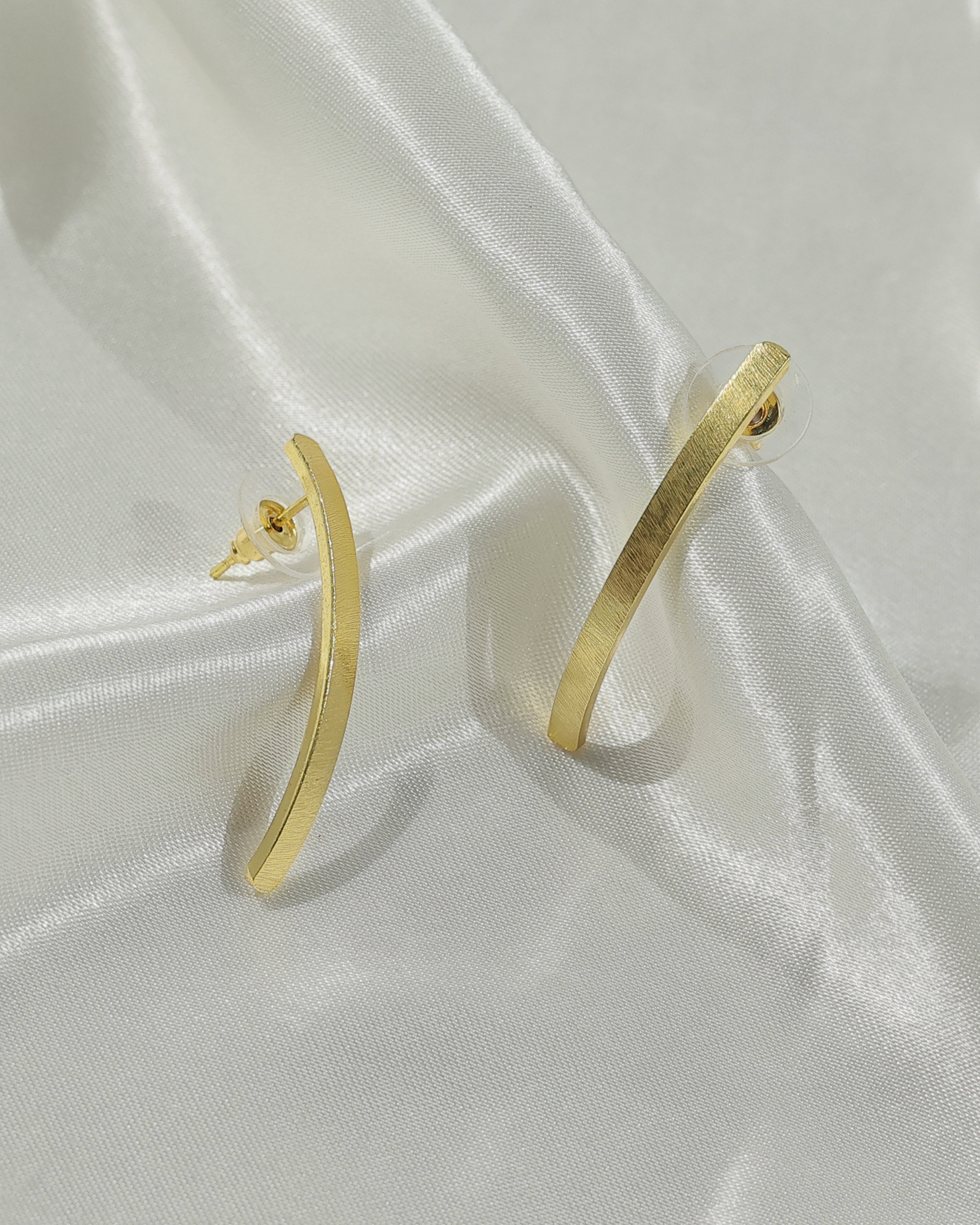 Slim Curved Hoop Earrings