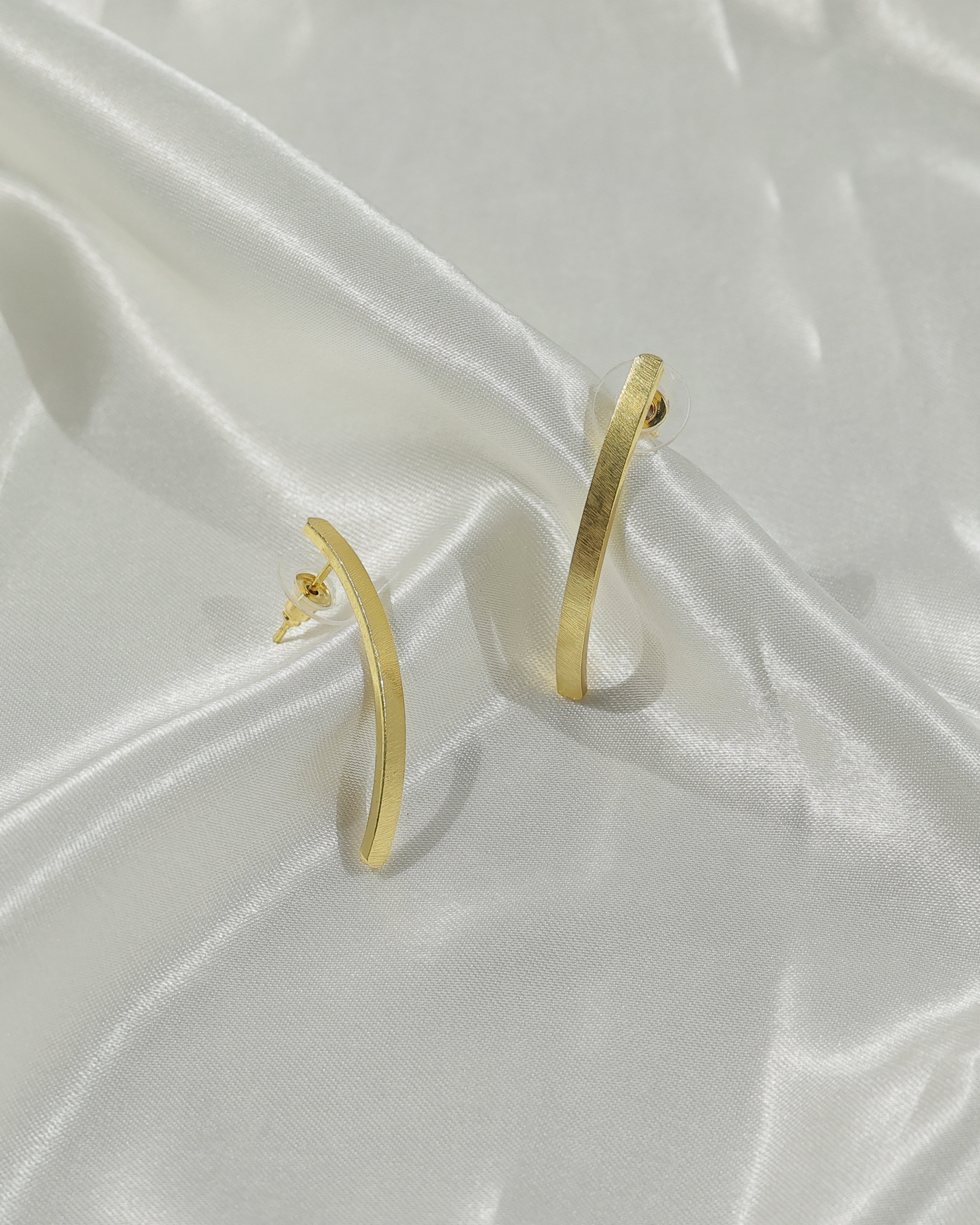 Slim Curved Hoop Earrings