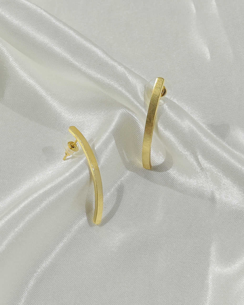 Slim Curved Hoop Earrings