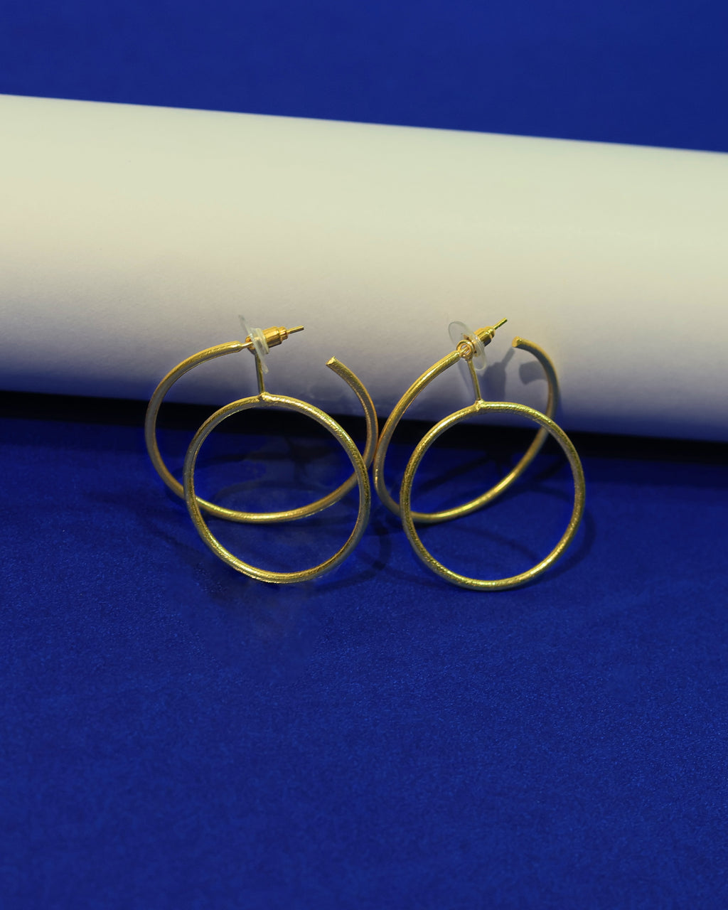 Interlocking Double Circle Hoop Earrings