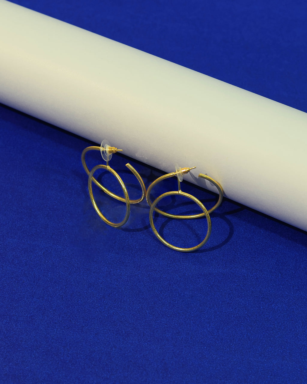 Interlocking Double Circle Hoop Earrings