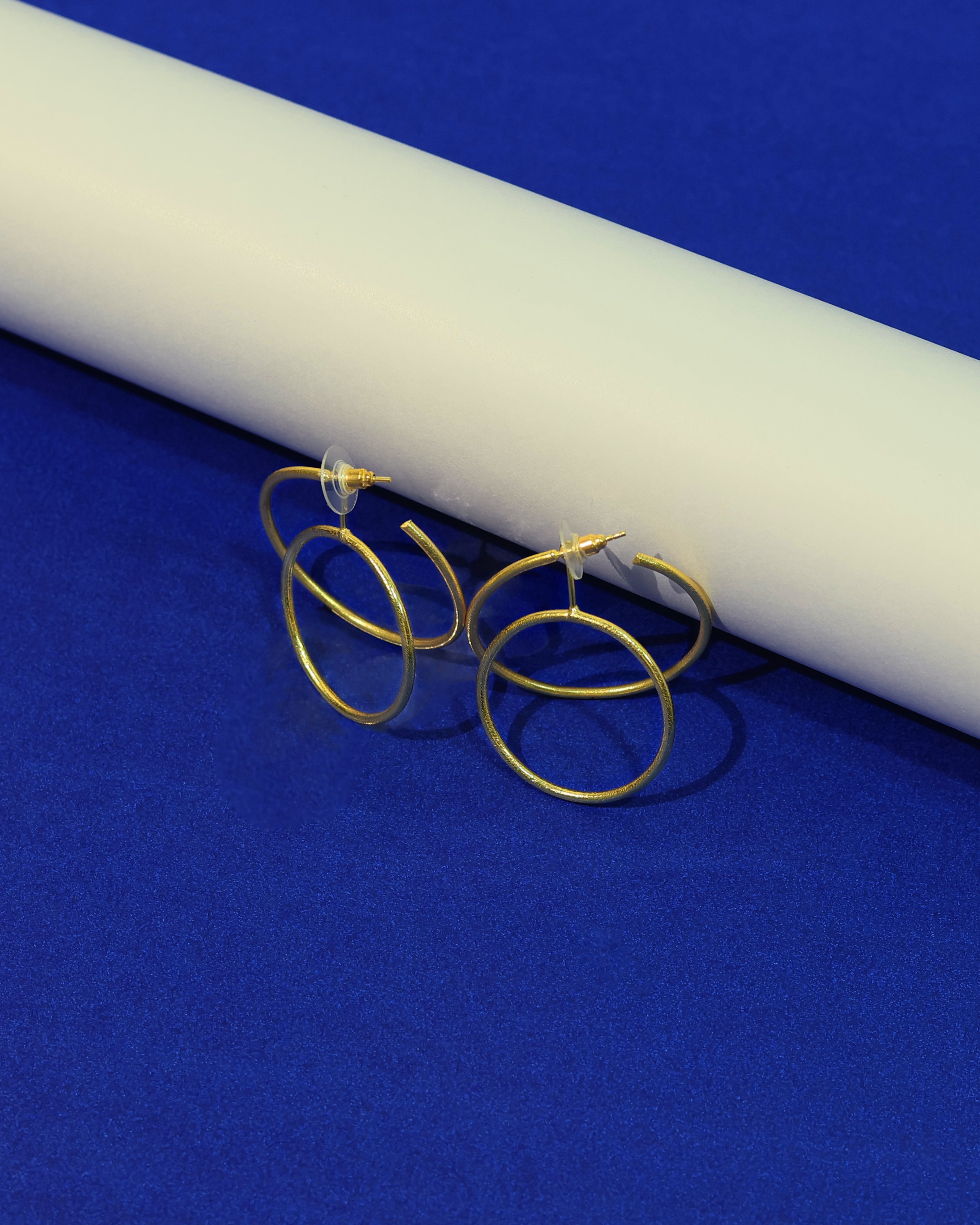 Interlocking Double Circle Hoop Earrings
