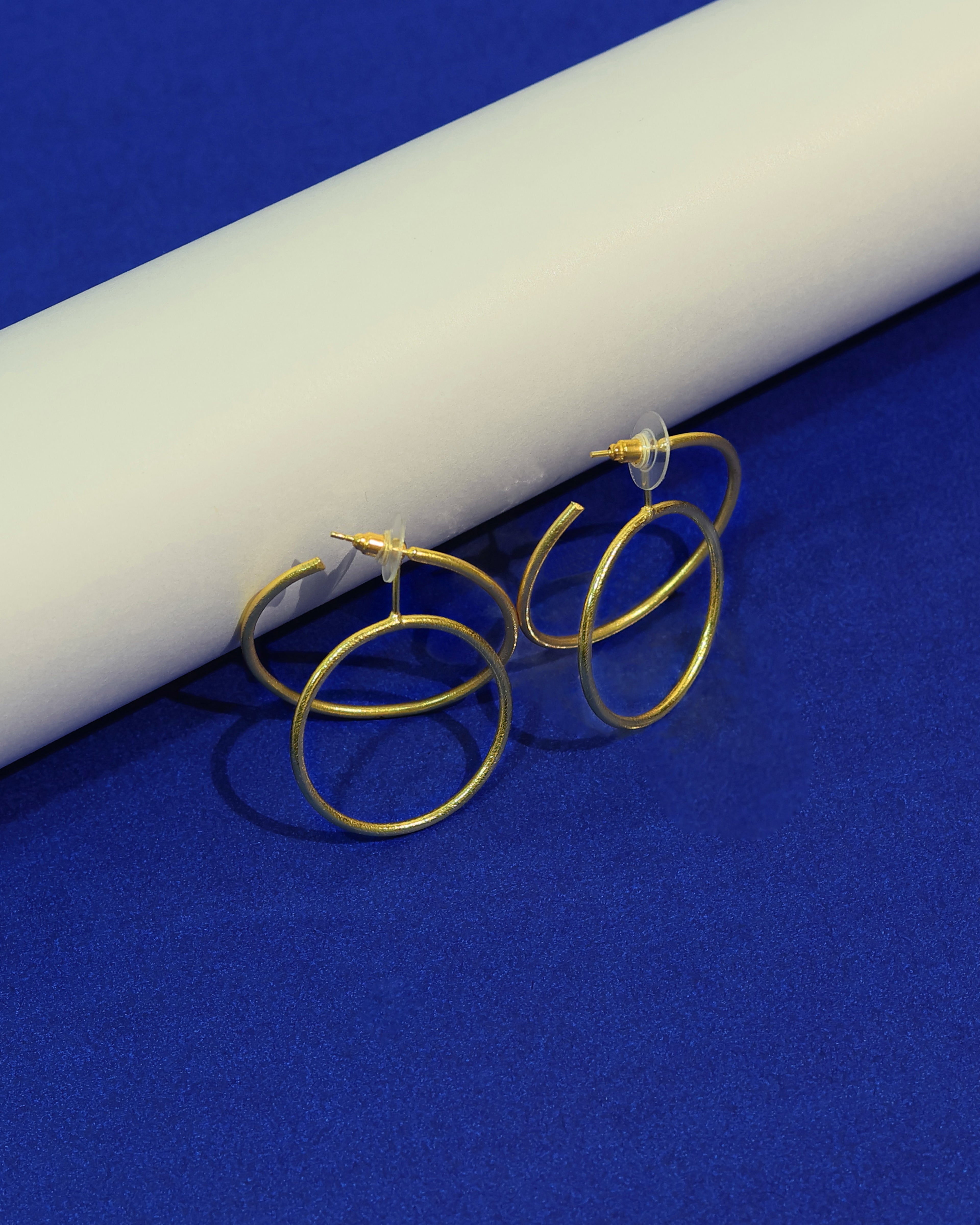 Interlocking Double Circle Hoop Earrings