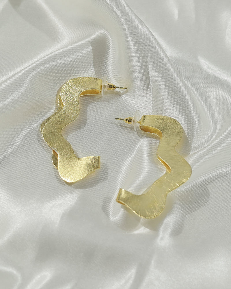 Textured Open Curve Stud Earrings