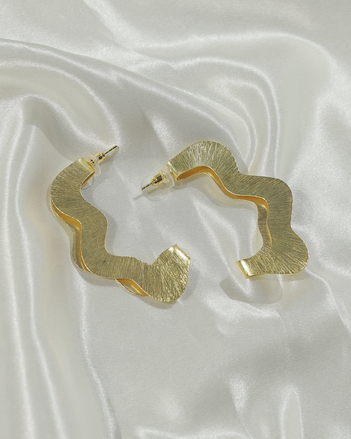 Textured Open Curve Stud Earrings