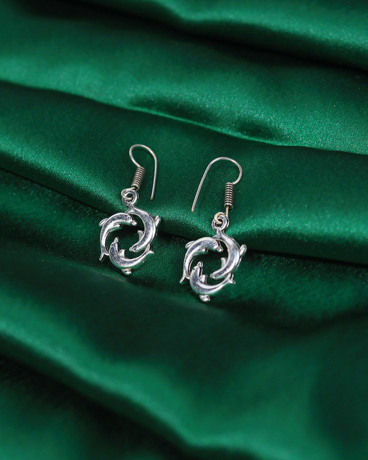 Interlocking Circle Drop Earrings