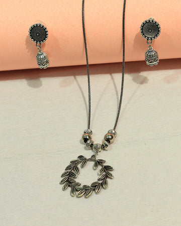 Oxidized Silver Leaf Wreath Necklace & Earring Set