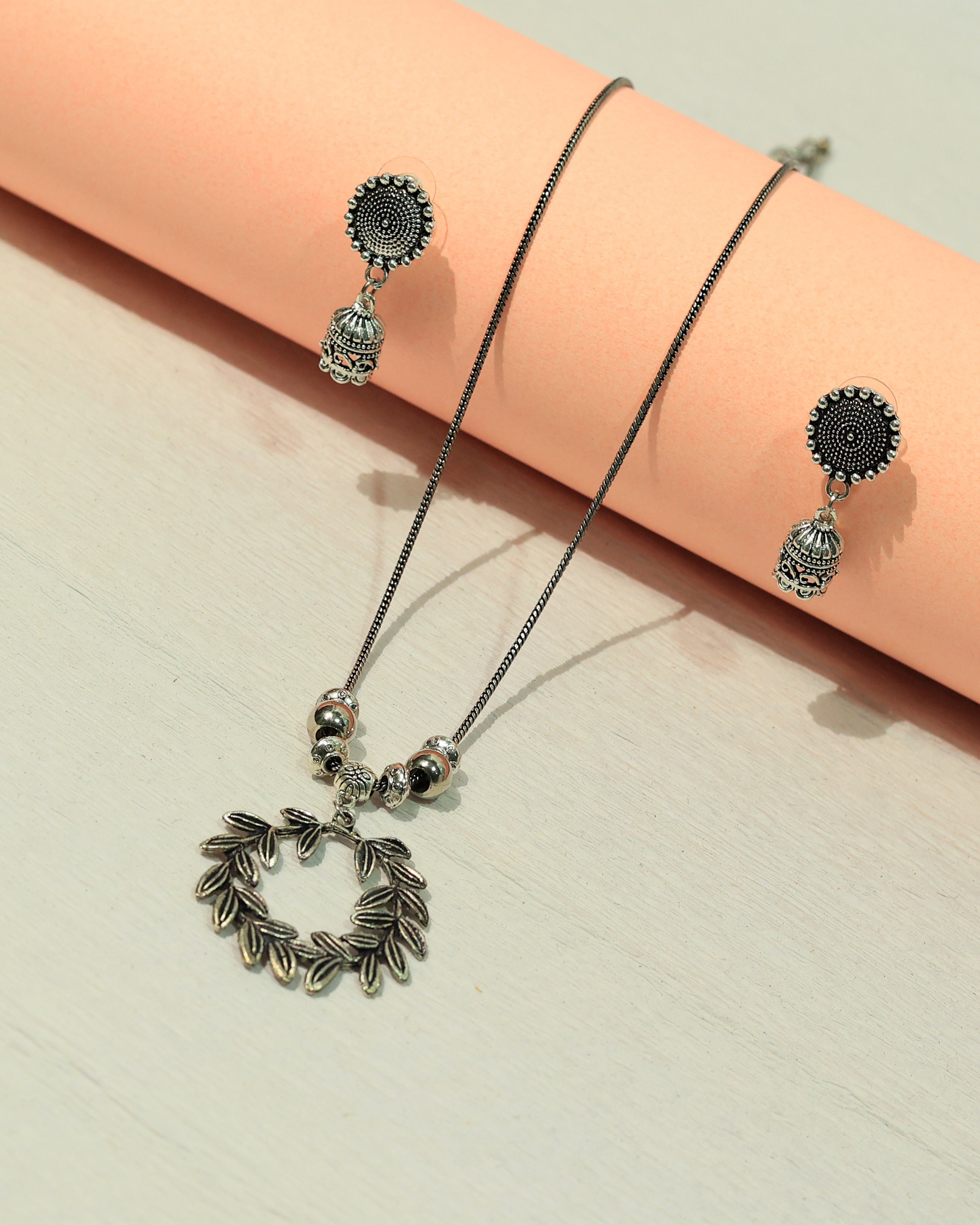 Oxidized Silver Leaf Wreath Necklace & Earring Set