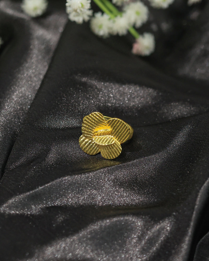 Bloom Petal Textured Ring