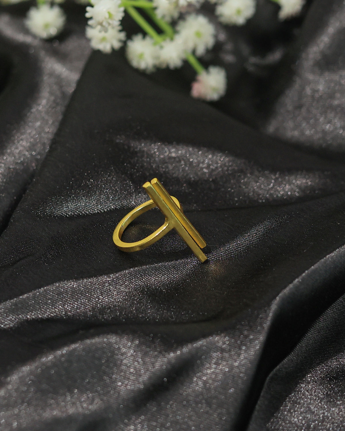 Golden Minimal Crossbar Open Ring