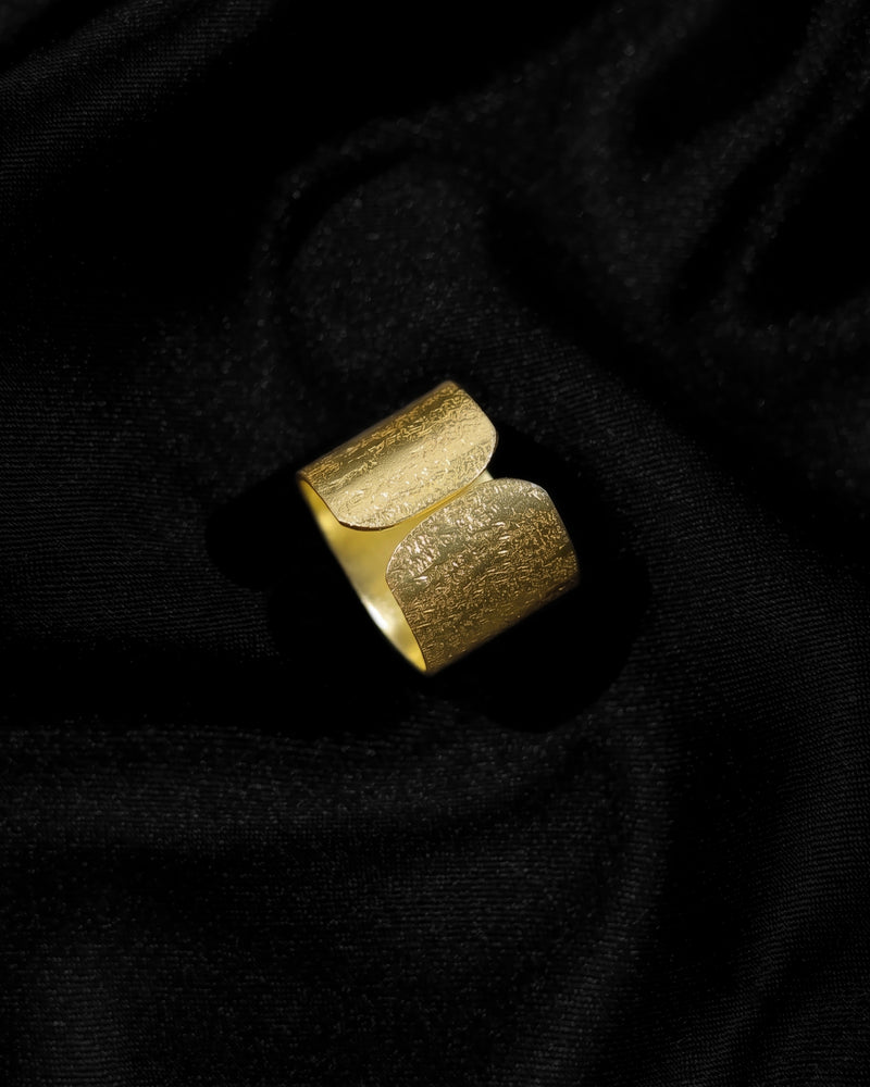 Golden Smooth Curve Open Ring