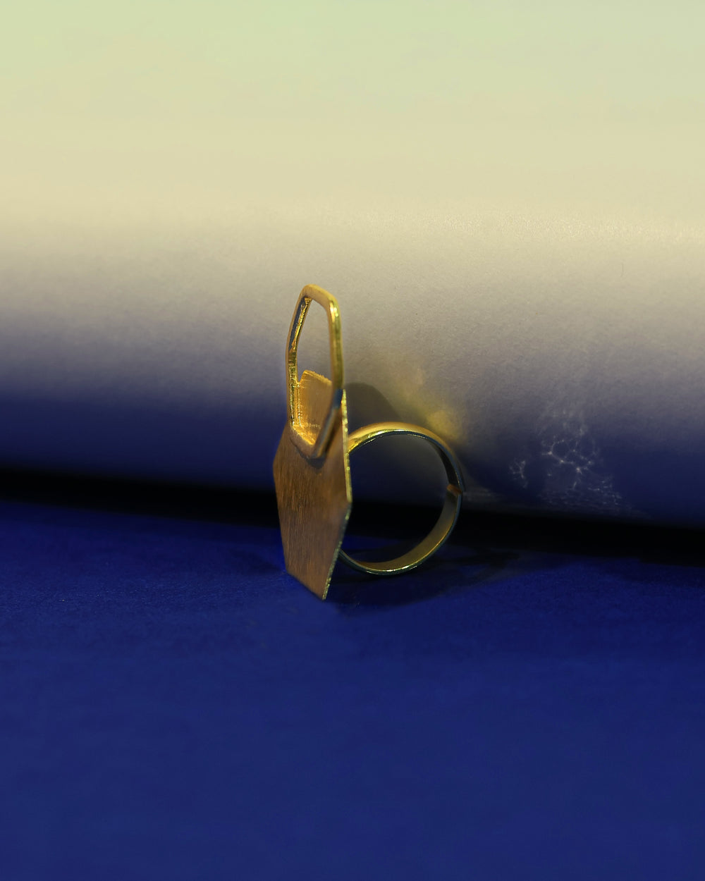 Golden Hexagon Geometric Ring