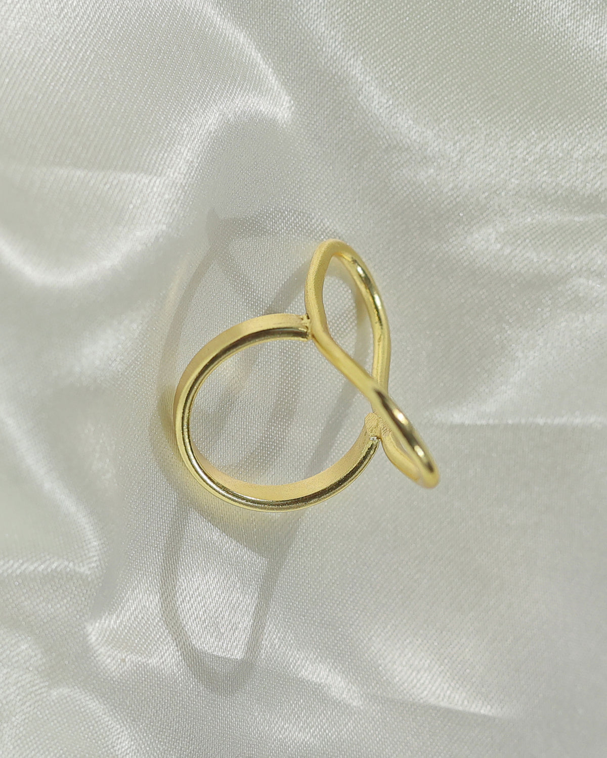 Elongated Oval Frame Ring