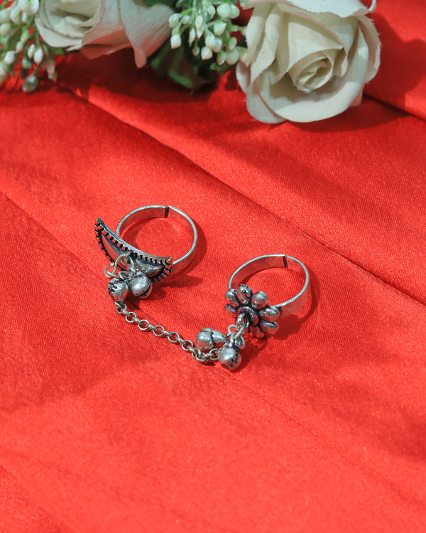 Floral twin ring hand chain