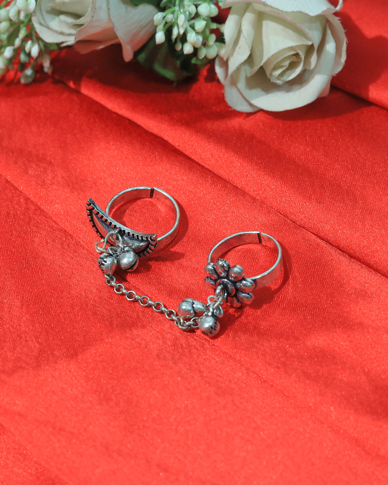 Floral twin ring hand chain